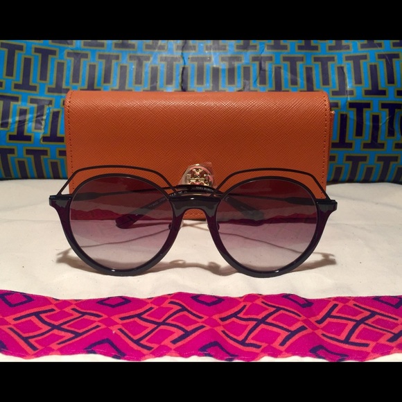 Tory Burch Accessories - 2X HOST PICK! Tory  Burch Black Tinted Sunglasses